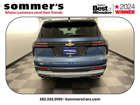Used 2025 Chevrolet Traverse LT image 4