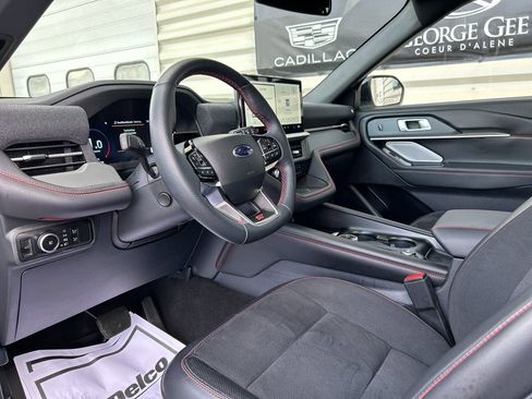 Used 2025 Ford Explorer ST AWD/4WD image 10