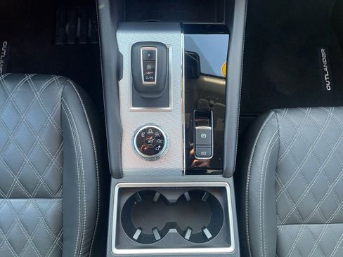 Used 2022 Mitsubishi Outlander SEL image 26