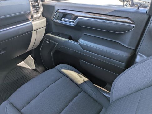 Used 2024 Chevrolet Silverado 1500 LT Trail Boss w/ Convenience Package II image 10