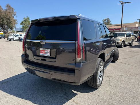 Used 2015 Cadillac Escalade Luxury AWD/4WD image 3