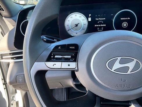Used 2024 Hyundai Elantra SEL image 22