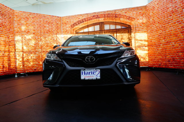 Used 2020 Toyota Camry SE FWD image 6
