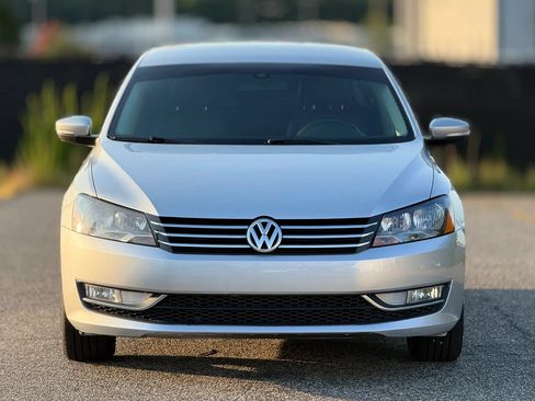 Used 2015 Volkswagen Passat 1.8T Limited Edition FWD image 5