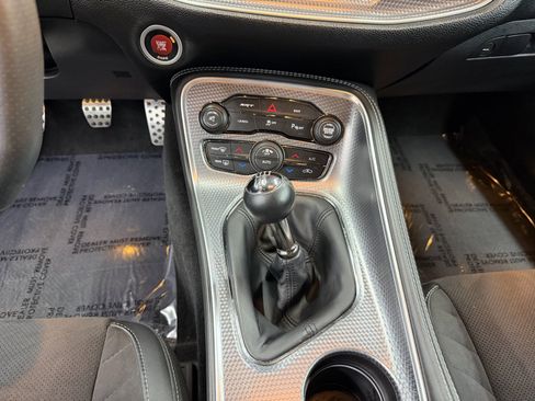 Used 2015 Dodge Challenger SRT Hellcat image 16