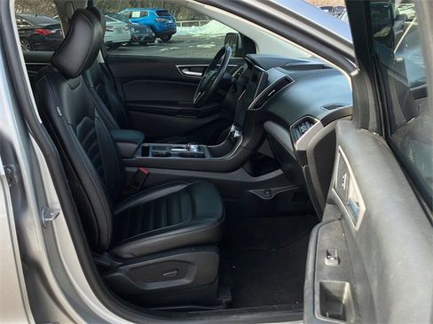 Used 2022 Ford Edge SEL image 11