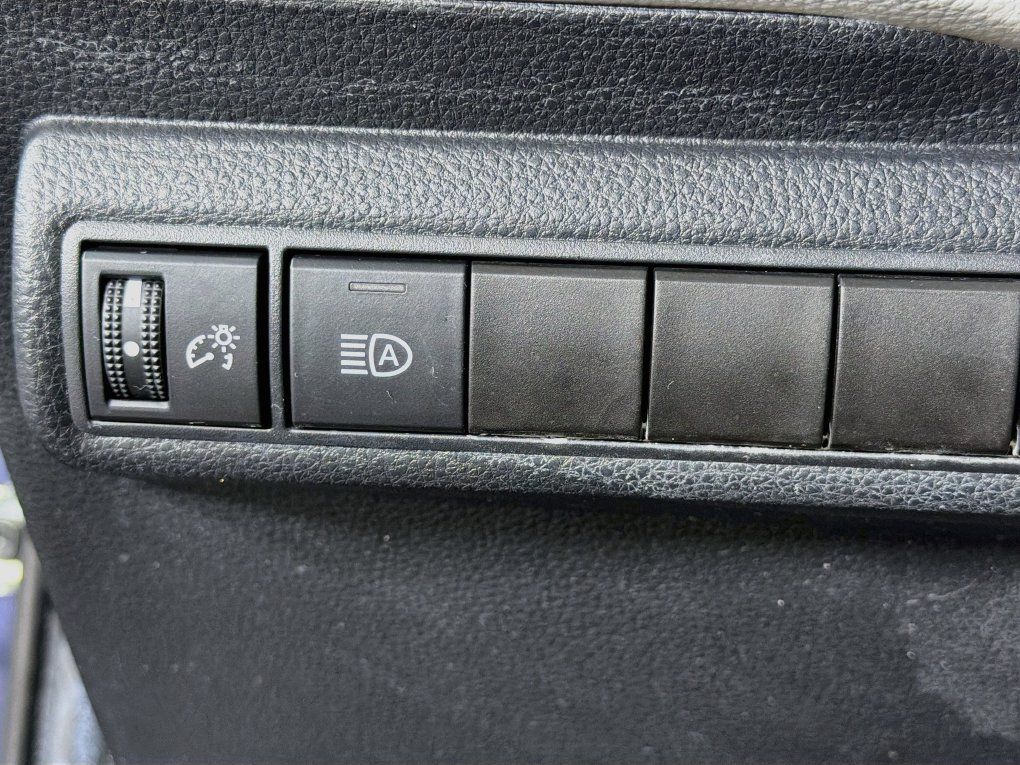 Used 2022 Toyota Corolla LE FWD image 15