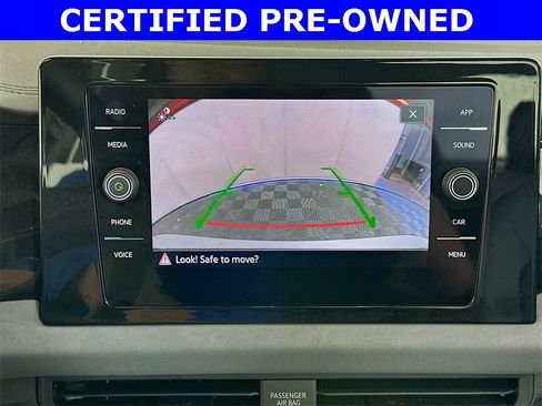 Used 2025 Volkswagen Jetta SE image 13