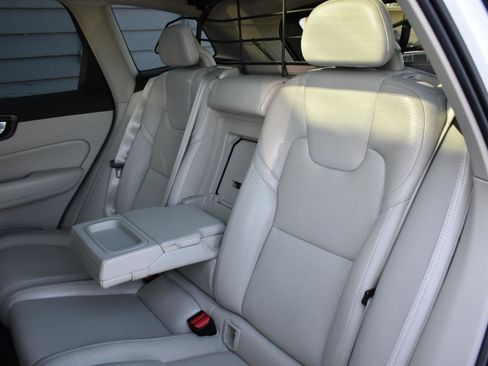 Used 2019 Volvo XC60 T8 Inscription w/ Advanced Package image 27