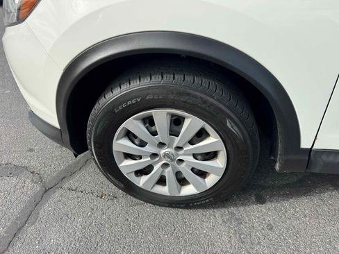 Used 2018 Nissan Rogue Sport S image 14