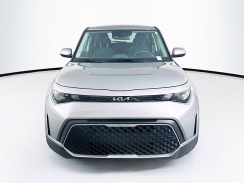 Used 2025 Kia Soul LX w/ LX Technology Package image 2