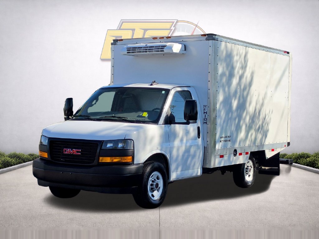 Used 2024 GMC Savana 3500 w/ Power Convenience Package RWD image 2