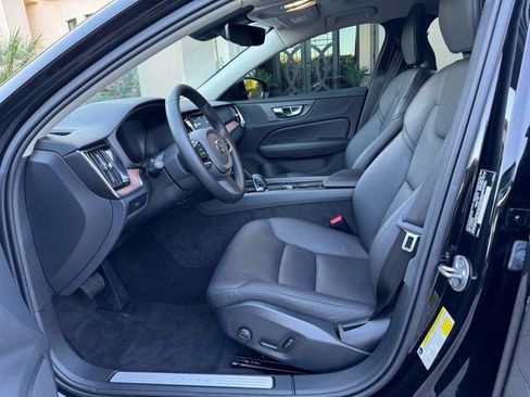 Used 2025 Volvo V60 B5 Cross Country Plus AWD/4WD image 9