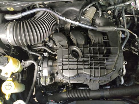 Used 2015 Dodge Grand Caravan R/T FWD image 30