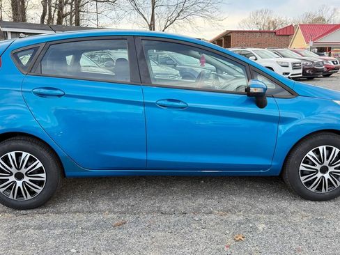 Used 2013 Ford Fiesta SE image 8