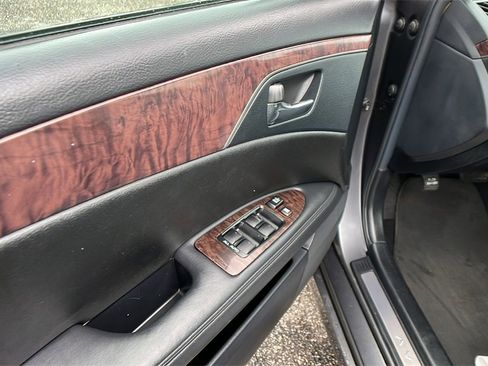 Used 2012 Toyota Avalon image 12