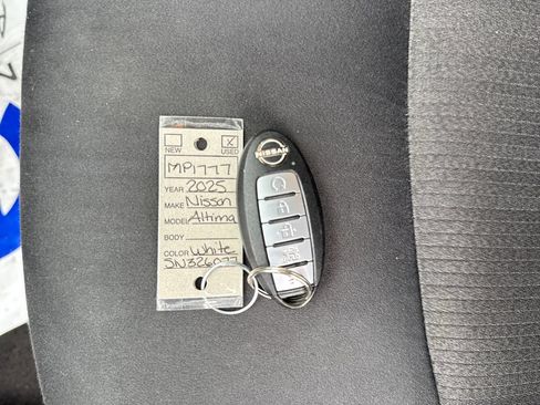 Used 2025 Nissan Altima 2.5 SV FWD image 29