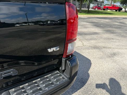 Used 2023 Toyota Tacoma SR AWD/4WD image 5