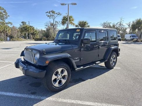 Used 2017 Jeep Wrangler Unlimited Sahara w/ Max Tow Package image 7
