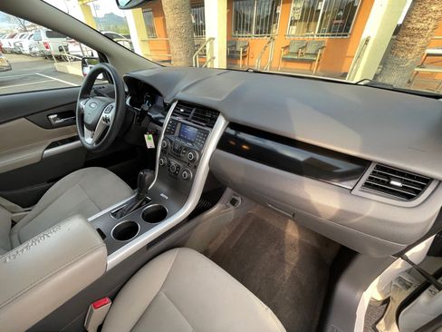 Used 2013 Ford Edge SE image 23