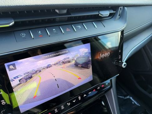 New 2026 Jeep Grand Cherokee Altitude AWD/4WD image 22
