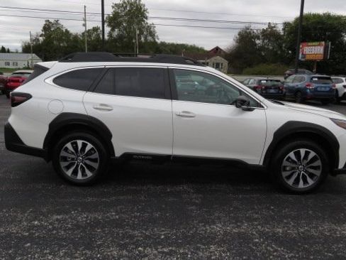 Used 2025 Subaru Outback Limited image 9