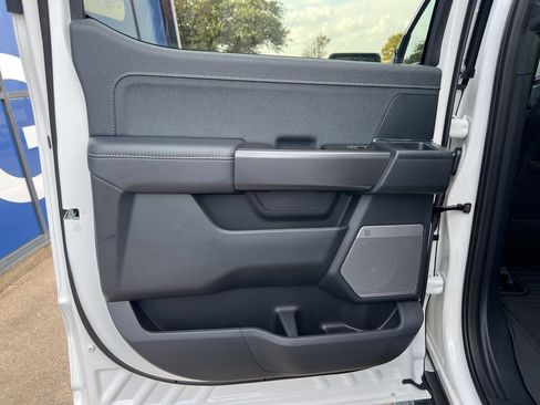 New 2025 Ford F150 Lariat w/ Equipment Group 501A Mid image 9