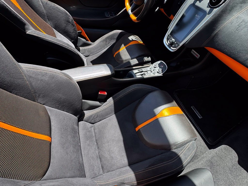 Used 2019 McLaren 570S Spider RWD image 41