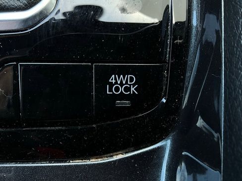 Used 2025 Jeep Compass Latitude image 22