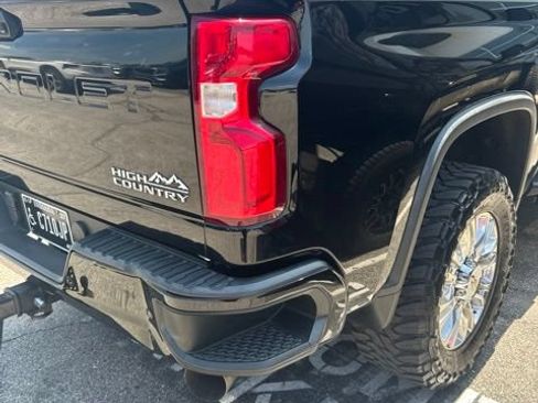 Used 2021 Chevrolet Silverado 2500 High Country AWD/4WD image 13