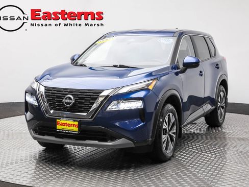 Used 2022 Nissan Rogue SV image 3