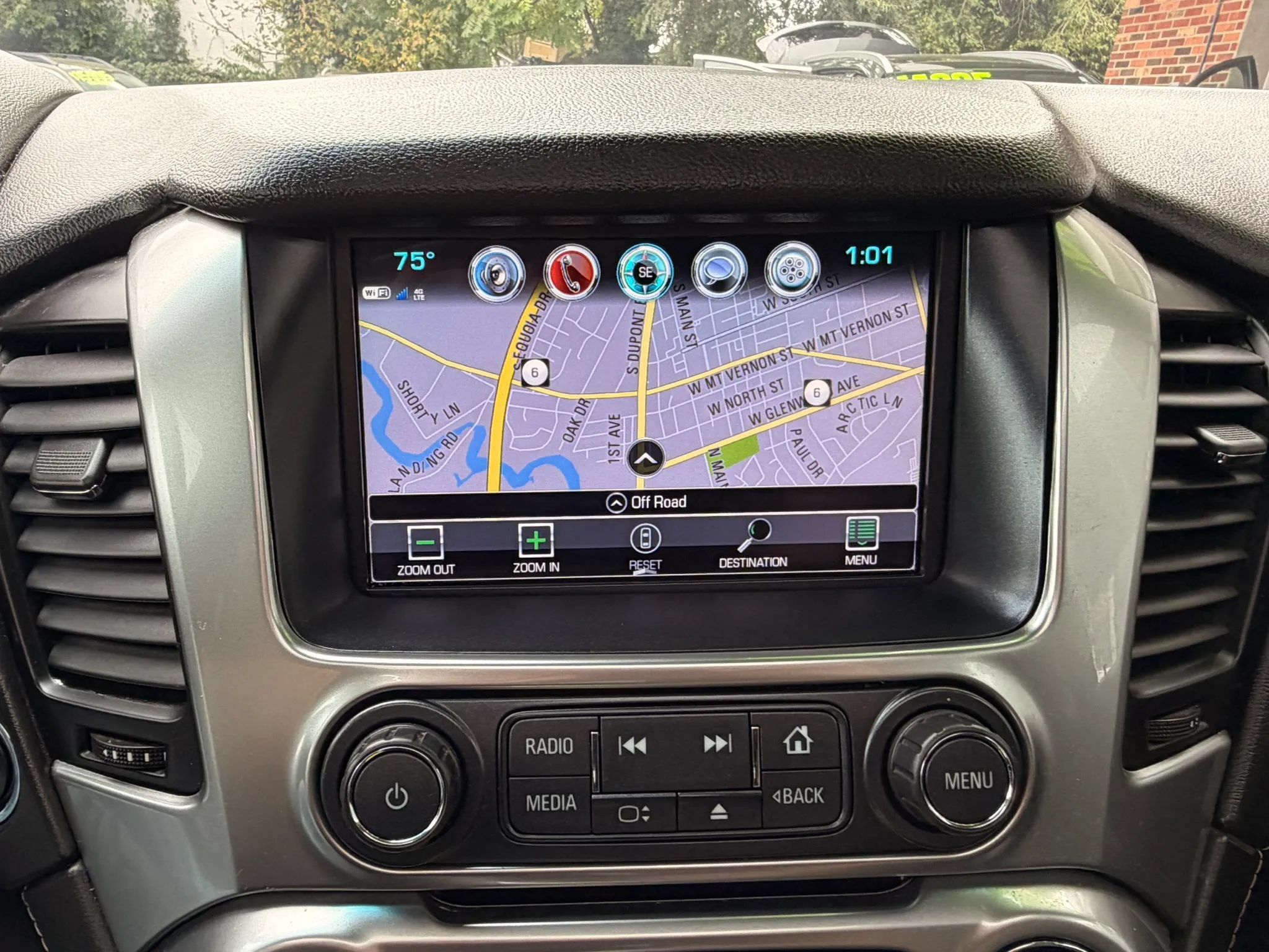 Used 2018 Chevrolet Tahoe Premier AWD/4WD image 27