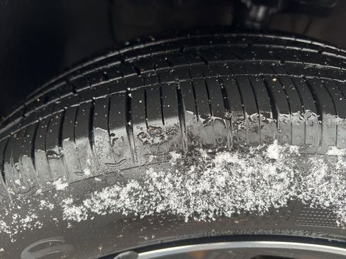 Certified 2023 Kia Niro EX image 48