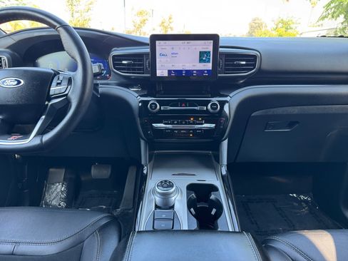 Used 2022 Ford Explorer ST w/ ST Street Pack image 15