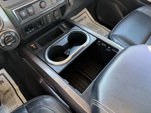 Used 2016 Nissan Titan SL image 15