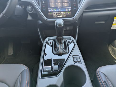 Used 2024 Subaru Crosstrek 2.5i Limited w/ Crosstrek Mirror Package AWD/4WD image 19