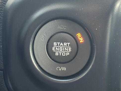 Used 2022 Jeep Wrangler Sport AWD/4WD image 22