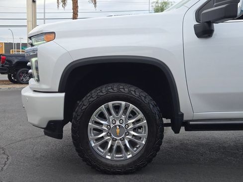 Used 2022 Chevrolet Silverado 2500 High Country w/ Z71 Off-Road Package AWD/4WD image 9