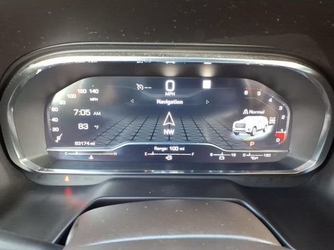 Used 2022 GMC Yukon XL SLE w/ Gmc Pro Safety Plus Package AWD/4WD image 37