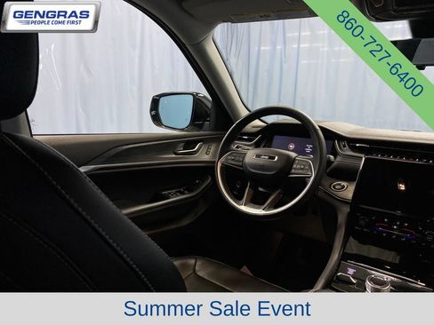 Used 2023 Jeep Grand Cherokee Limited w/ Luxury Tech Group II AWD/4WD image 37