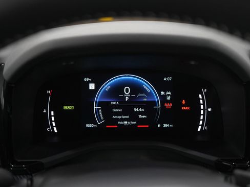 Used 2025 Toyota Camry SE image 23