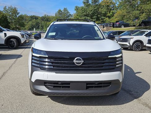 New 2026 Nissan Kicks SV w/ SV Premium Package image 2
