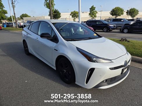 Used 2021 Toyota Prius FWD image 3
