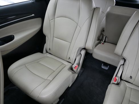 Used 2019 Buick Enclave Essence image 12