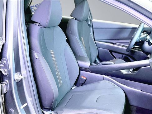 Used 2025 Hyundai Elantra Sport FWD image 28
