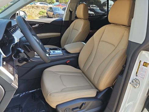New 2026 Audi Q8 Premium Plus AWD/4WD image 16