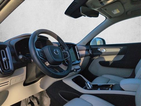 Used 2023 Volvo XC40 B4 Plus w/ Driver Assist Package image 10