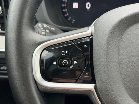 Used 2025 Volvo XC60 B5 Plus AWD/4WD image 17