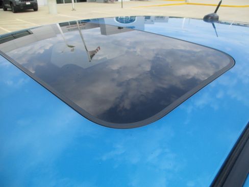 Used 2014 Ford Fiesta SE w/ Equipment Group 201A FWD image 9