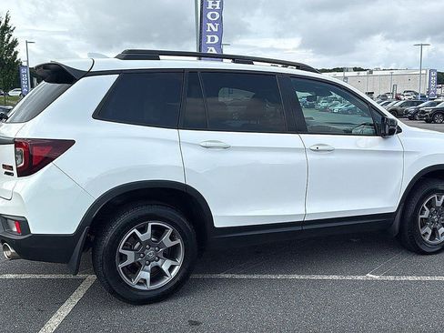 Used 2023 Honda Passport TrailSport image 5